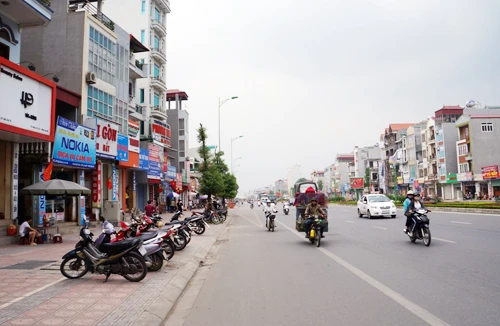 Quận Long Biên đón nhận Huân chương Lao động hạng Nhất