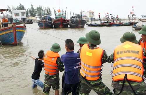 Siêu bão mạnh nhất trong 10 năm đe dọa miền Trung