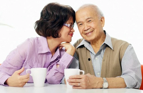 “Vợ già bằng ba lần giậu”