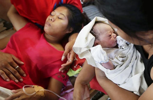 Sự sống giữa thành phố tang thương