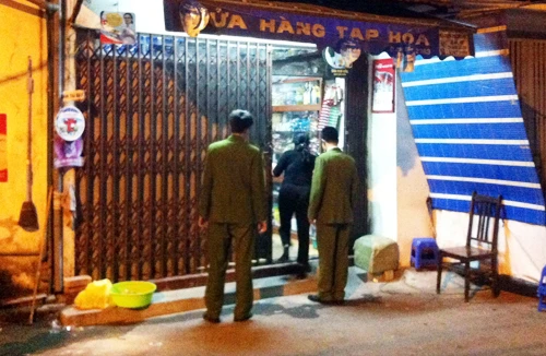 Giải cứu bé trai sơ sinh bị bố doạ giết