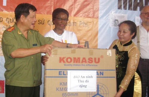 Còn mãi tinh thần Nelson Mandela