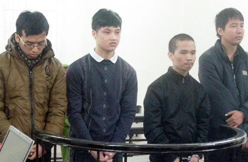 Sinh viên “kiếm” bộn tiền, tưởng dễ