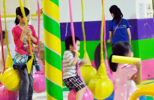 Vui cũng phải an toàn