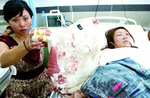 Ép sử dụng ma túy, thay trả tiền công