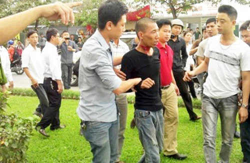 Đường tắt đến... bệnh viện tâm thần 