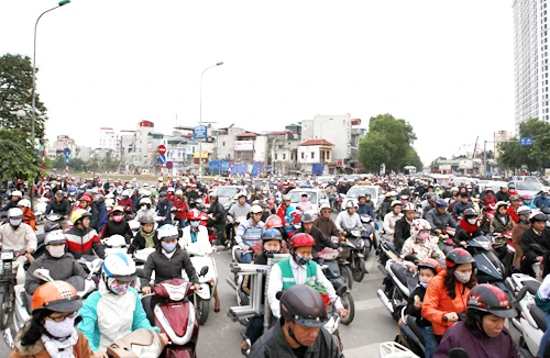 Ngã Tư Sở lại... khổ