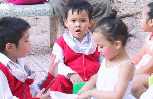 Gia tăng nhanh nhóm lớp mầm non tư thục: Bấp bênh độ tin cậy