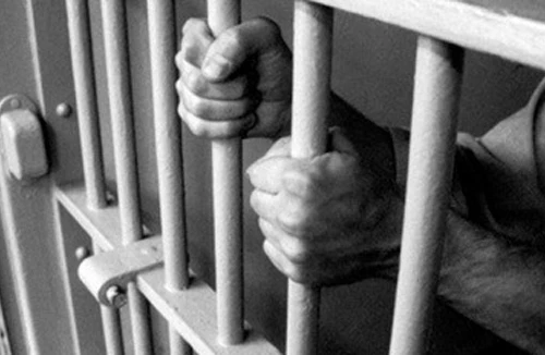 2 tử tù cưa đứt 3 lần cửa sắt biến mất khỏi phòng biệt giam trong đêm mưa