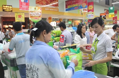 Sức mua yếu, dự trữ hàng Tết vẫn tăng