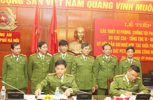 Tiếp nhận thiết bị phòng, chống tội phạm công nghệ cao