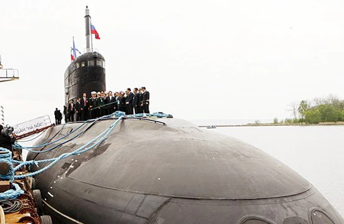 Việt Nam-Nga ký biên bản chuyển giao tàu ngầm đầu tiên
