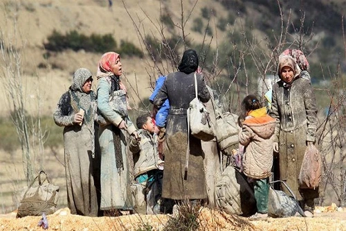 Xót thương cảnh người tị nạn lấm lem bùn đất mắc kẹt ở biên giới Syria-Thổ Nhĩ Kỳ