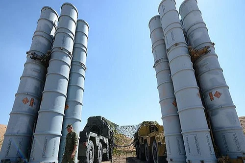 Nga bắt đầu chuyển giao hệ thống phòng không S-300 cho Iran