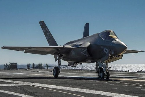 Mỹ lên kế hoạch cải thiện khả năng của F-35 bằng UAV tiếp dầu