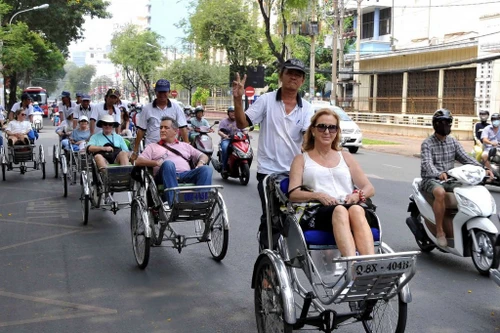 Khách quốc tế đến Việt Nam tăng trở lại sau 13 tháng giảm liên tiếp