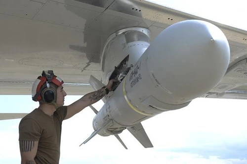 Tên lửa AGM-84 và vai trò trong chiến lược tác chiến tầm xa của Mỹ