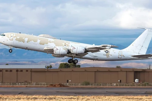 Mỹ điều tra sự cố máy bay 'ngày tận thế' E-6B Mercury tróc hết sơn