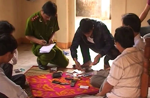 Vẫn còn nhiều cán bộ công chức tham gia đánh bạc