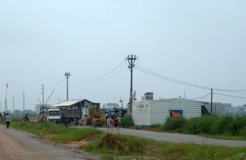 Hai học sinh tiểu học rơi xuống hố công trình tử vong