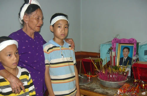 Chú rể chết tại nhà cô dâu trước ngày cưới, hai đứa trẻ mồ côi