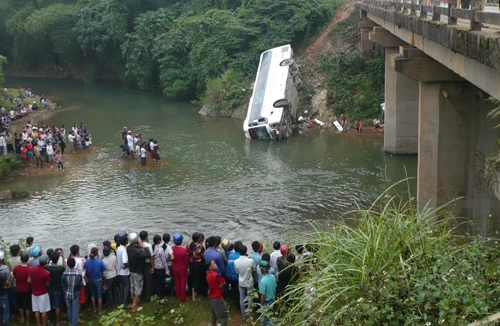 Khắc phục hậu quả vụ TNGT khiến 7 người thương vong