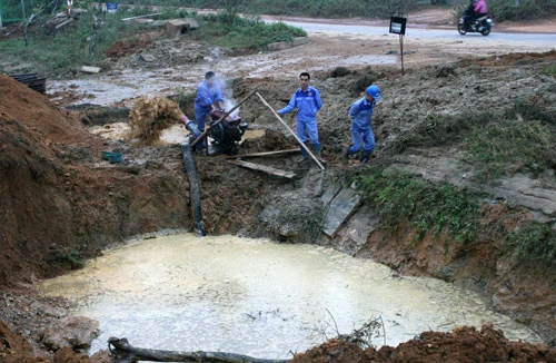 Cấp nước trở lại cho 70.000 hộ dân sau sự cố vỡ đường ống dẫn nước sạch