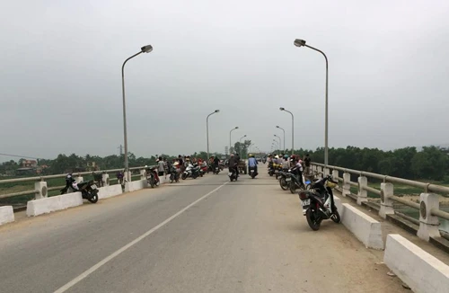 Nam thanh niên bị trầm cảm nhảy cầu tự tử