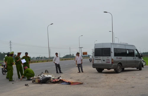 Xe khách gây tai nạn liên hoàn