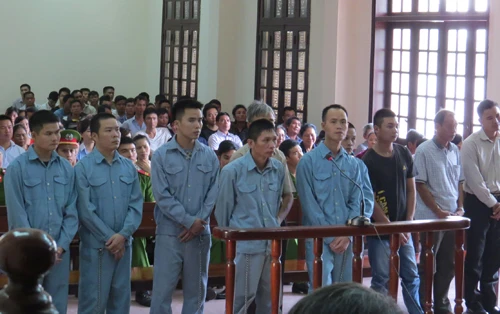 Nhóm liên minh ma quỷ rút “ruột xăng dầu” lĩnh án tù