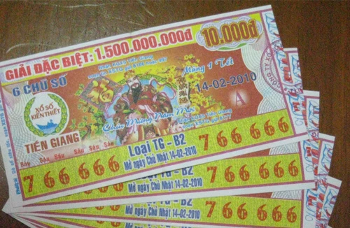 Bị bắt giữ sau 9 năm hành nghề bán vé số trốn lệnh truy nã