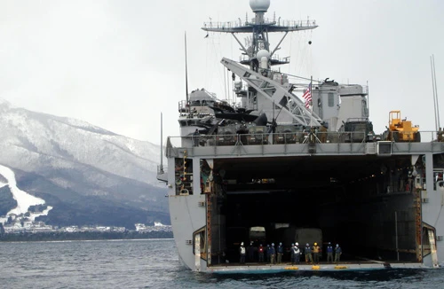 Tàu USS Tortuga của Hải quân Mỹ "đổ bộ" tới Indonesia