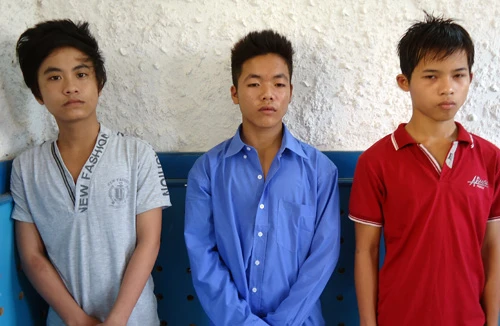 Ổ nhóm 1 ngày 7 lần chặn xe tải, cướp tài sản