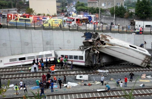 Tai nạn tàu thảm khốc ở Tây Ban Nha, ít nhất 45 người thiệt mạng
