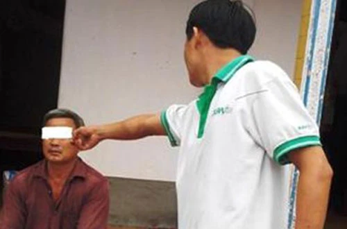 Bị mắng, "nghịch tử" trộm súng bắn bố cho hả giận