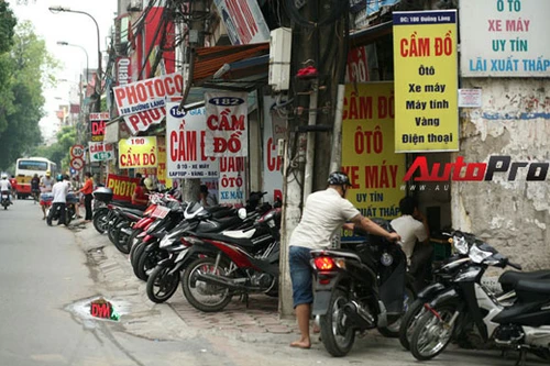 Làm giả giấy tờ, lừa đảo chiếm đoạt ôtô