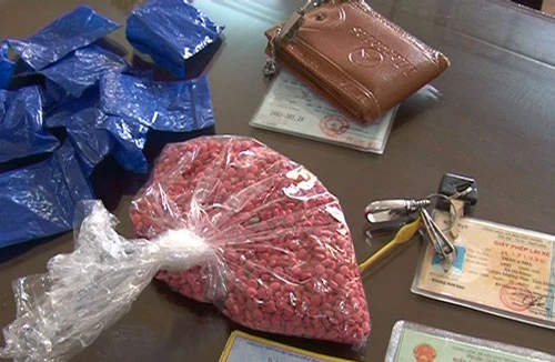 Bắt đối tượng vận chuyển 4.000 viên ma túy tổng hợp