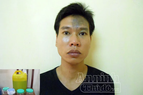 Mâu thuẫn với hàng xóm mua 5 lít xăng phóng hỏa đốt nhà 