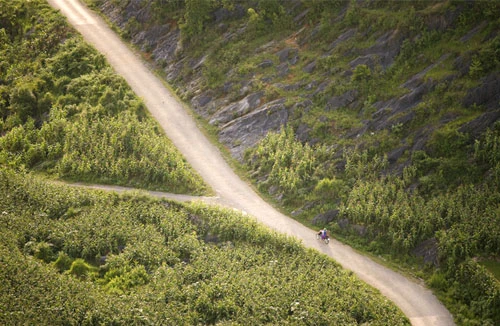 Hoà mình giữa thiên nhiên đá núi