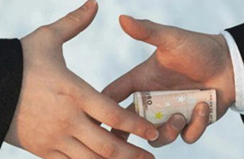 Buộc thôi việc Phó giám đốc Sở Tư pháp