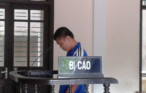 Vợ chửi mắng nhà nội, chồng "nổi điên" bóp cổ đến chết