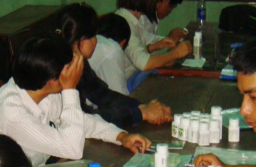 Phát hiện một nhóm đối tượng khám chữa bệnh trái phép