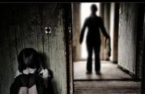 Gã trai xông vào KTX bịt miệng, bế học sinh 10 tuổi ra khe suối hiếp dâm