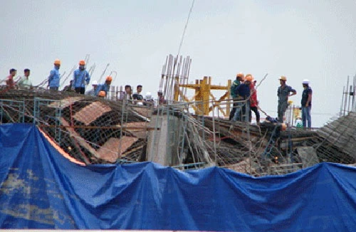 Sập công trình Trung tâm thương mại Lotte Mart tại Bình Dương