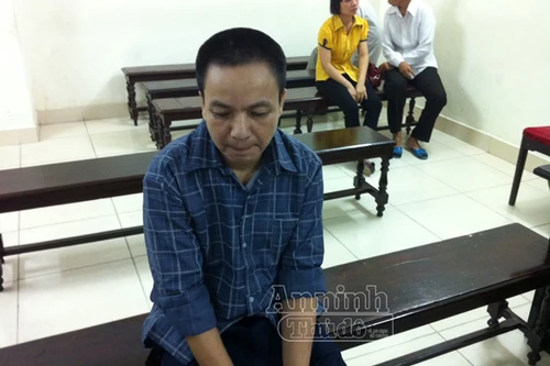 Vác rựa chém hàng xóm suýt chết vì không cho quan hệ tình dục