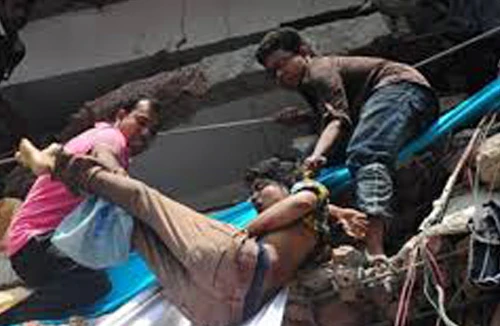 Số người chết trong vụ sập tòa nhà 8 tầng ở Bangladesh vượt quá 900 