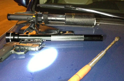 Phát hiện "kho" vũ khí nóng trên xe Lexus biển nhiều số 9