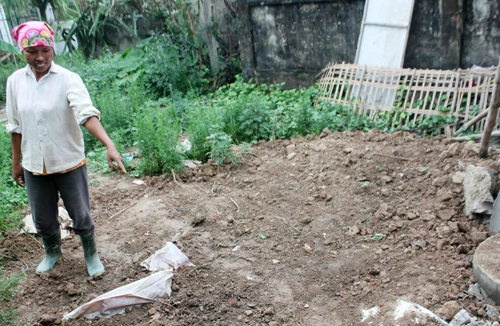 Đào móng làm nhà vệ sinh phát hiện kho thuốc sâu 