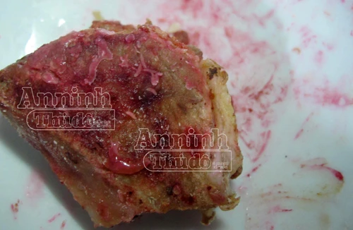 Nghệ An: Thịt lợn luộc chín bỗng xuất hiện màu đỏ thẫm