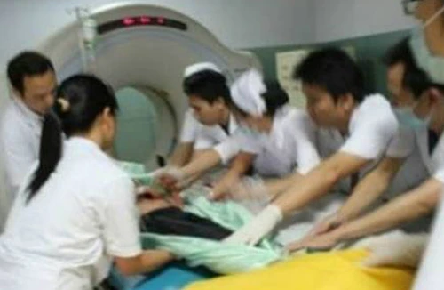 Cháu nổi cơn tâm thần, dùng búa giết mẹ và bà ngoại